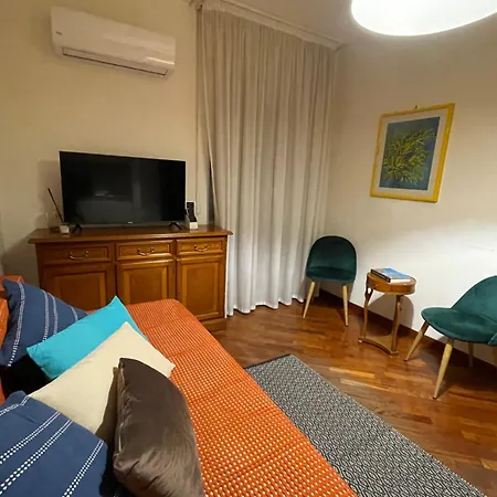Guesthost - & Comfy With Veranda Apartamento